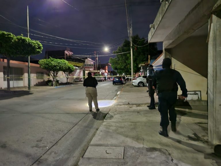 Hieren a 2 en Los Pinos; les disparan 15 veces