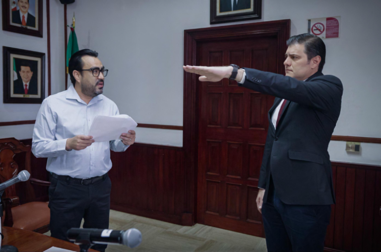 Regresa Peñuelas de presidente municipal a secretario