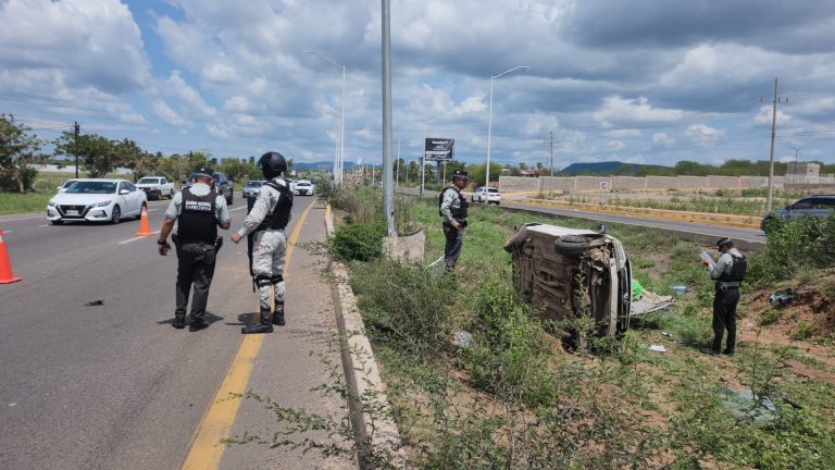 Termina mujer ‘prensada’ sobre la ‘Costerita’