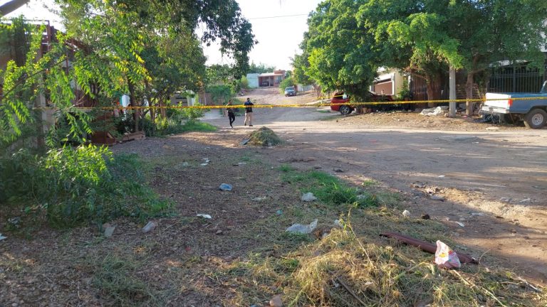 De por lo menos tres balazos le arrancan la vida