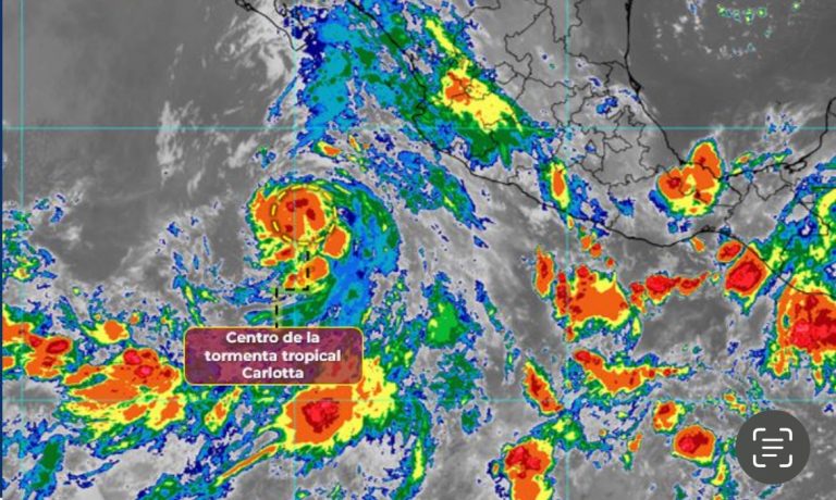 Se fortalece tormenta Carlotta en el Pacífico