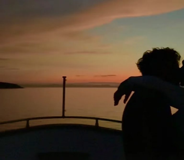 Ángela Aguilar comparte foto inédita de su luna de miel con Nodal