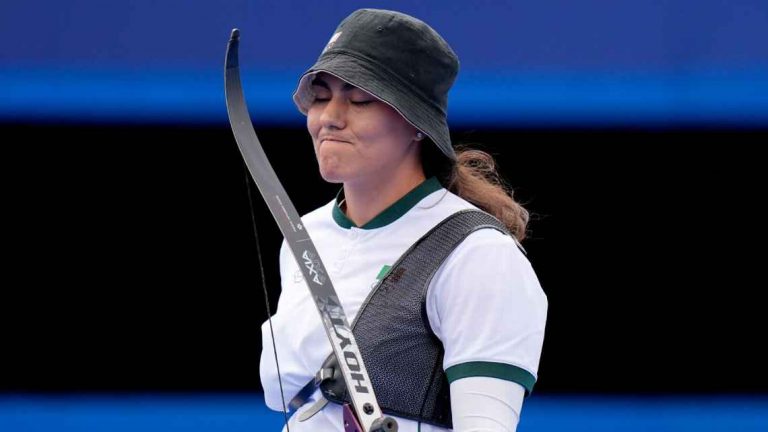 Se despide Alejandra Valencia de París