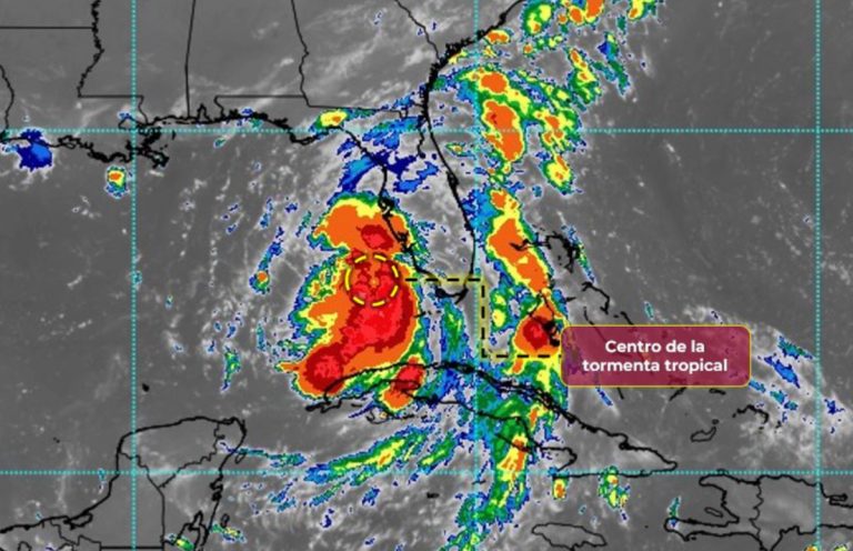 Se fortalece huracán Debby antes de llegar a EU