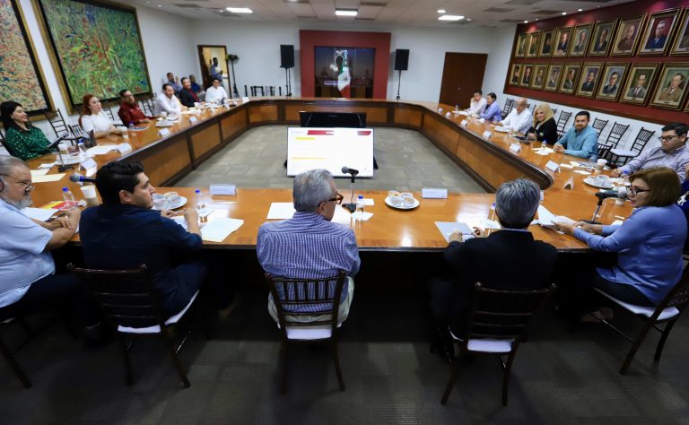 Encerrona en Gobierno previo al Tercer Informe de Rocha