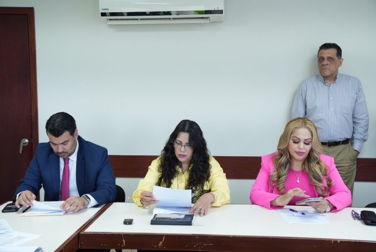 Comparecerán a aspirantes a titular de la FGE