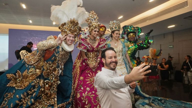Adelanta Mazatlán su carnaval a Guadalajara