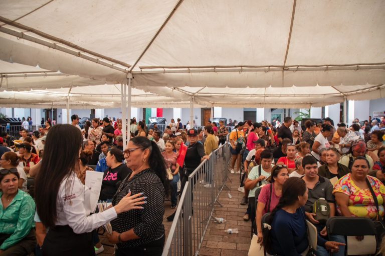 Anuncian apoyos y suman mil 600 solicitudes en 3 días