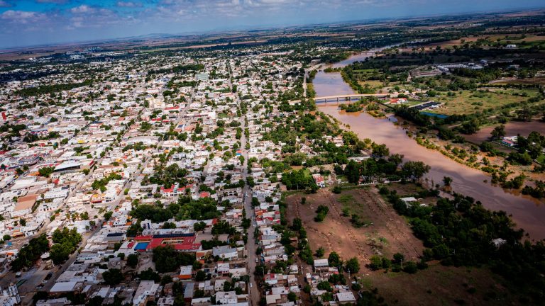 Baja inundación del río Sinaloa en Guasave