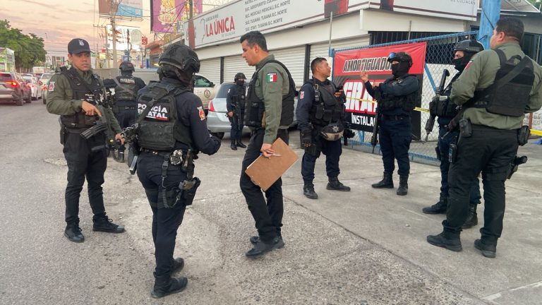 Lo siguen y le disparan hasta matarlo