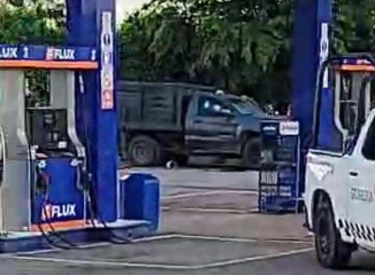 Aseguran camioneta blindada en Villa Juárez, Navolato