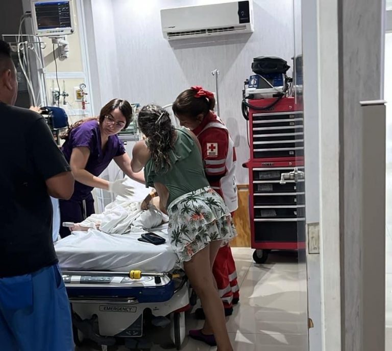 Rescatan a menor de alberca en Mazatlán