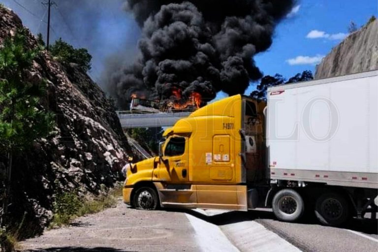 Cierran autopista Durango-Mazatlán
