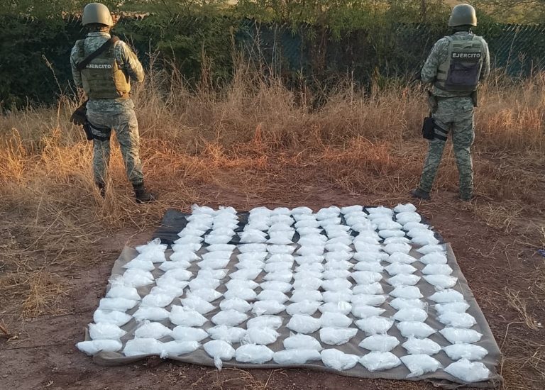 Decomisan 70 kgs de posible metanfetamina