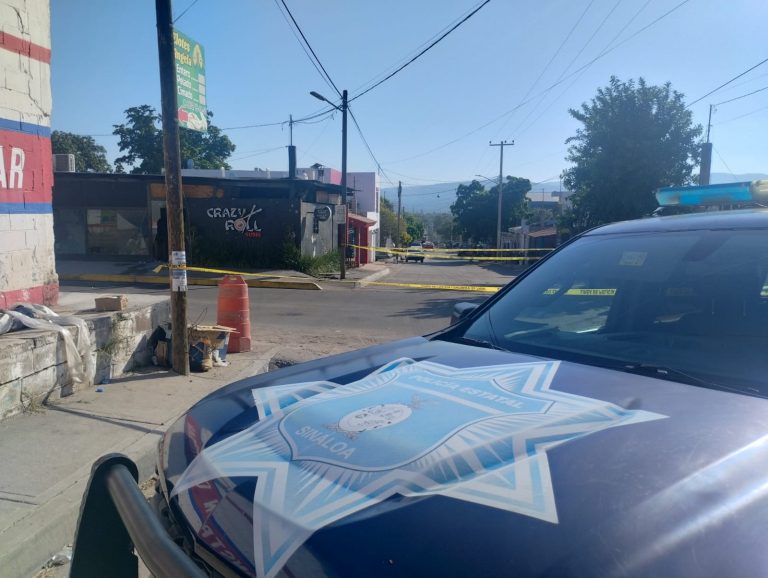 Balean e incendian negocio en Los Huizaches