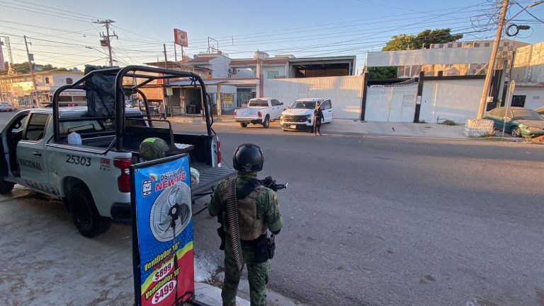Vehículos y sustancias químicas lo asegurado en un cateo