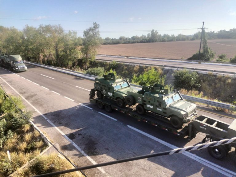 Llegan a Culiacán camionetas blindadas Élite del Ejército