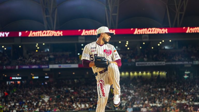 Tomateros al triunfo en el juego inaugural en Culiacán