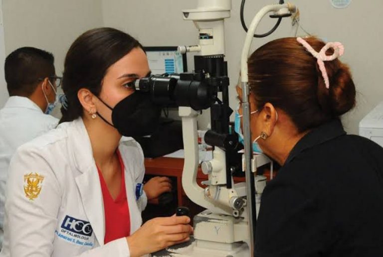 Aumentan miopía en niños de Sinaloa por uso de celular