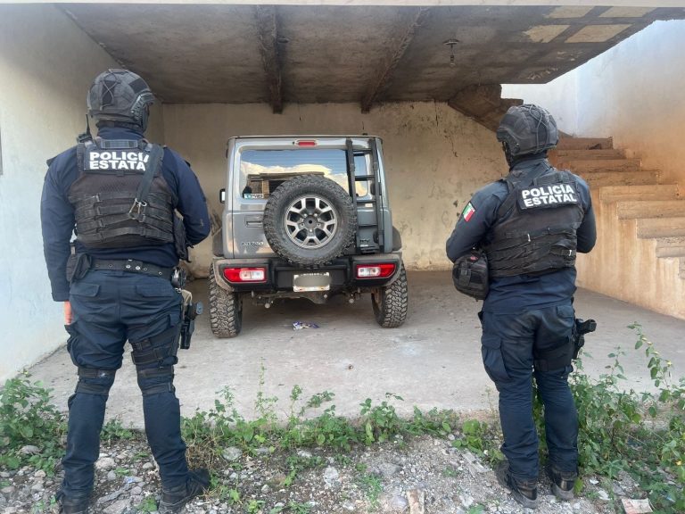 Suman 2 muertos, un herido y $300 mil en robo