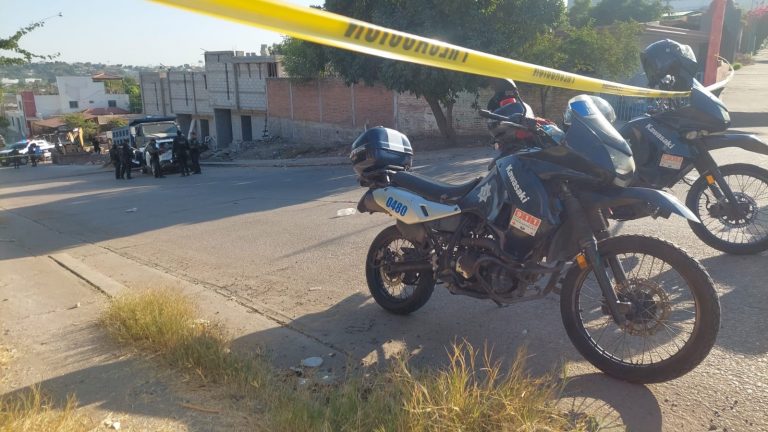 Era perseguido, lo ejecutan en un automóvil