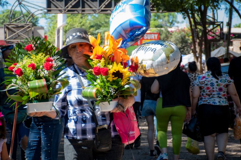 Reporta Culiacán alta afluencia en sus 76 panteones