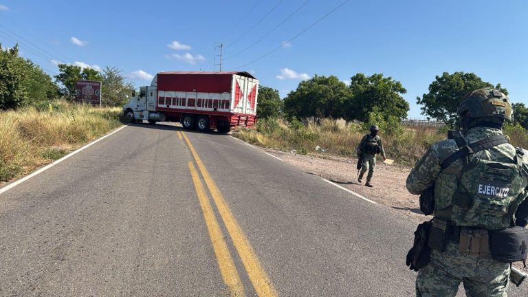 Reportan bloqueos en accesos a Elota y Cosalá