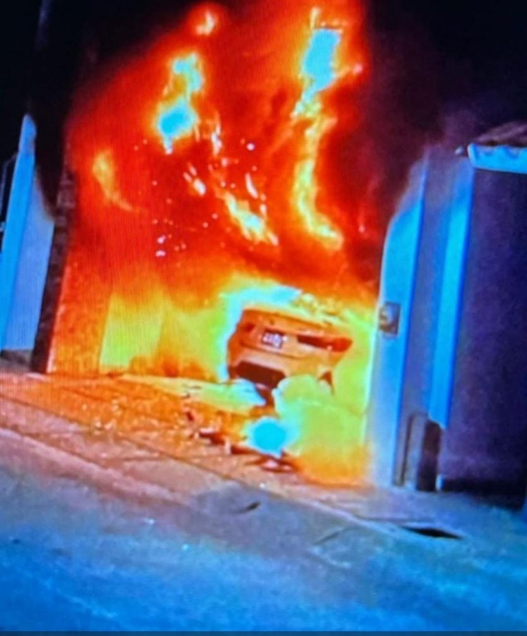 Balean y encienden casa en Cañadas