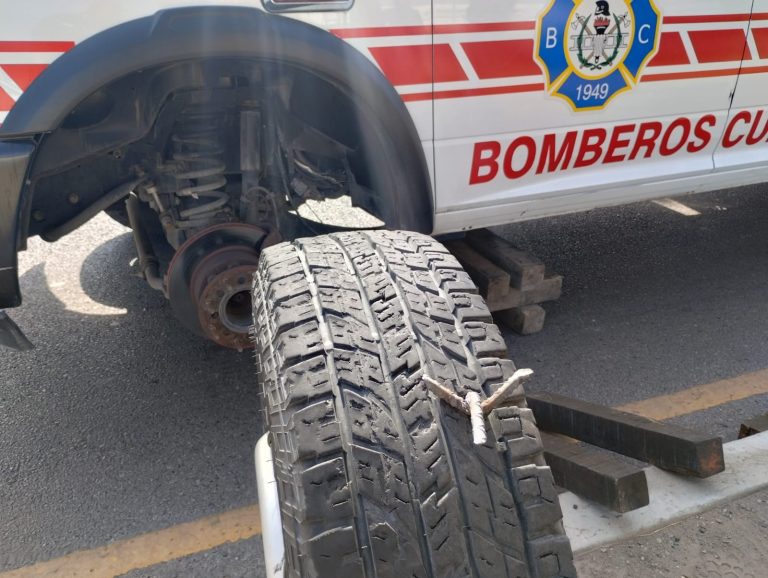 Terminan bomberos auxiliados con Poncha llantas