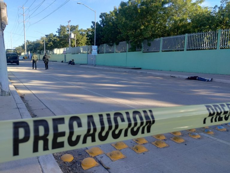 Lo ejecutan fuera del Cobaes 24 en Culiacán