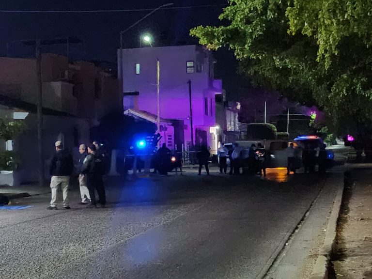 Son padre e hijo cadáveres abandonados frente a sushi