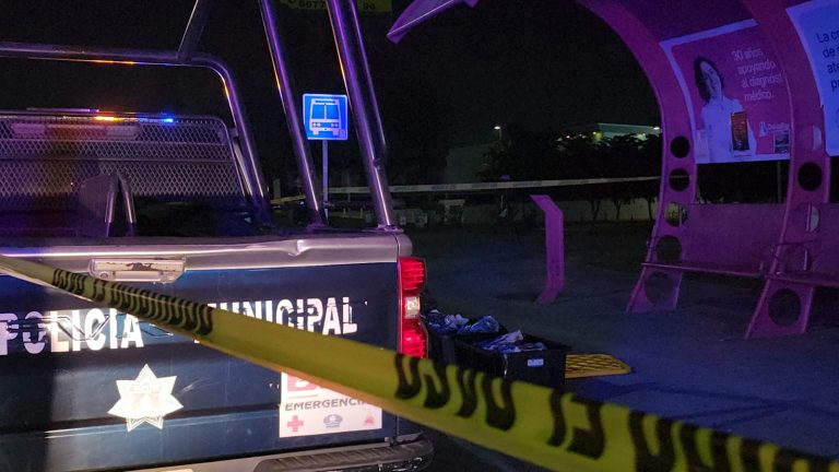 Hallan restos humanos en cajas afuera de la USE