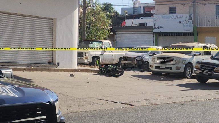 Herido motociclista tras disparos en la Salvador Alvarado