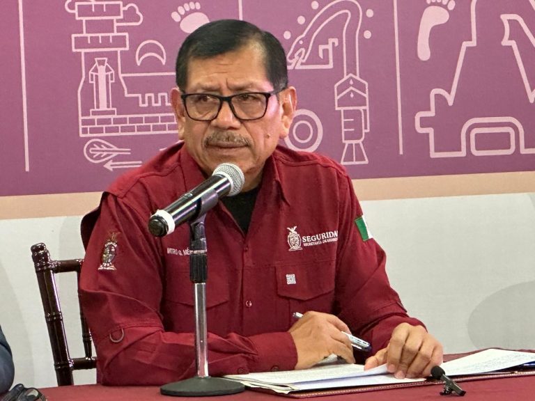 Liberan a 3 y aseguran droga en cateos