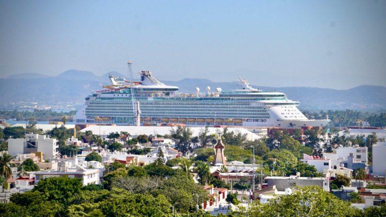 Estima Mazatlán alza de 25% en cruceros