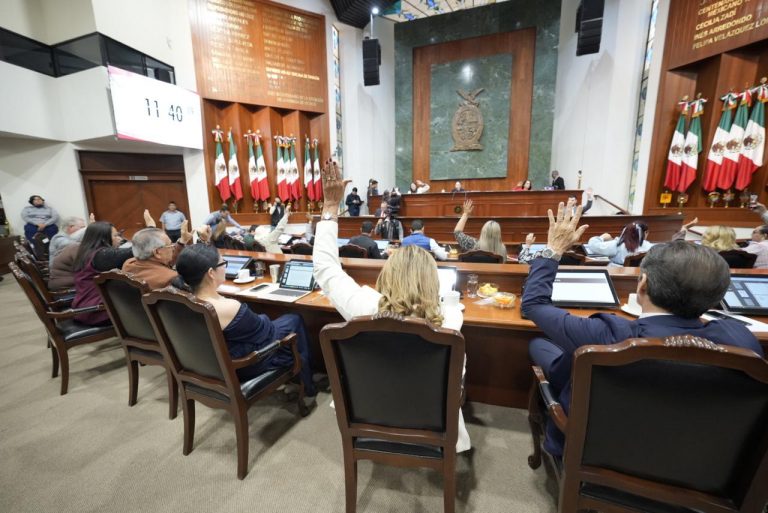 Proponen cárcel a funcionarios por abuso de autoridad