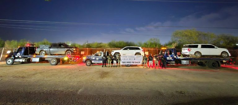 Decomisan 3 autos blindados con armas