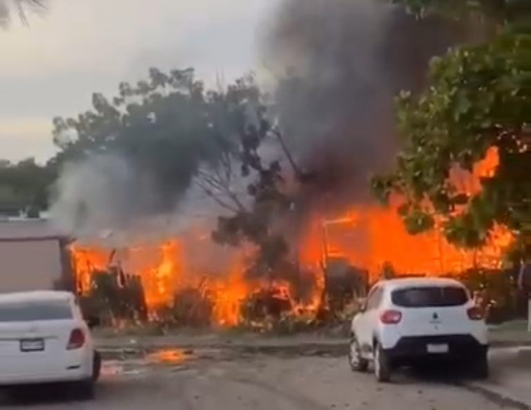 Le prende fuego a una vivienda, se incendian tres