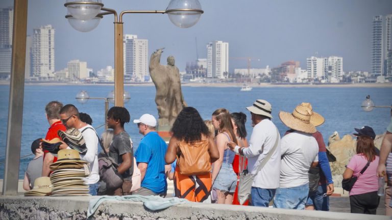 Estiman 2.4 millones de visitantes para Semana Santa