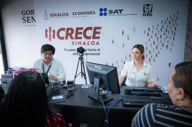 Regresa a Palacio oficina móvil del SAT