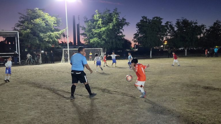 Inaugura Navolato alumbrado público en La Cañera