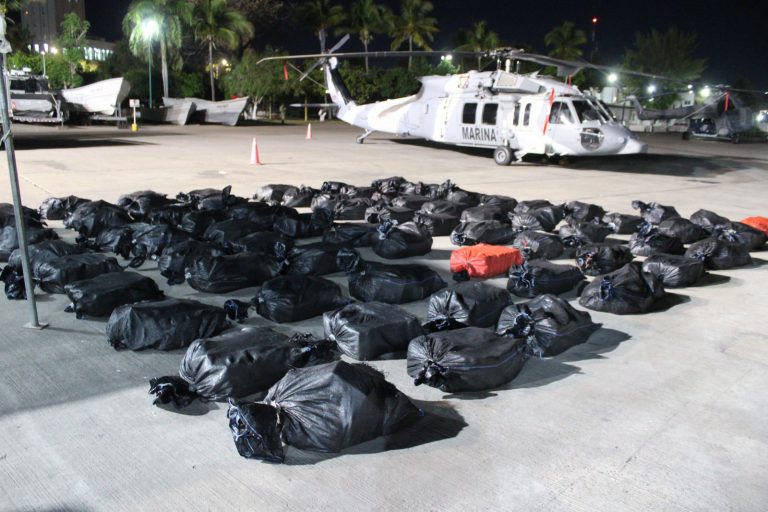 Decomisa Marina 3 toneladas de cocaína en altamar