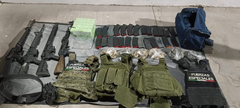 Aseguran armas, vehículos y municiones en Navolato