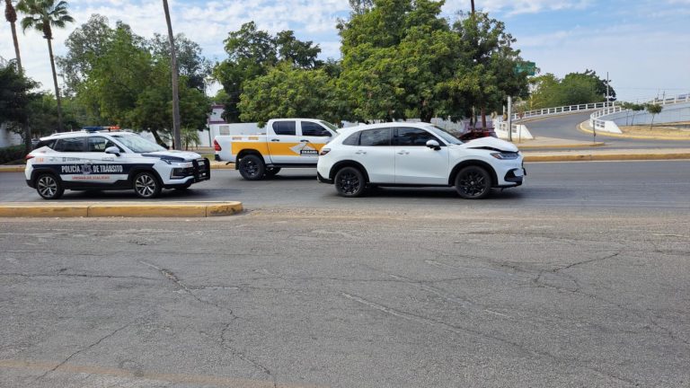 Provocan sujetos armados carambola en Lola Beltrán