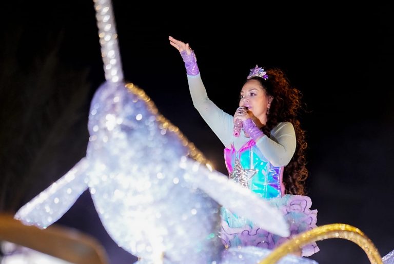 Segundo desfile del Carnaval convoca a miles