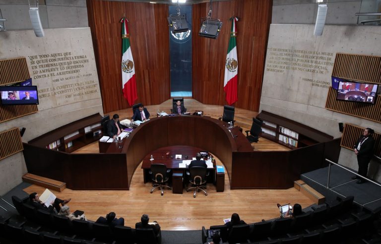 Perdona TEPJF a ministras por actos anticipados de campaña