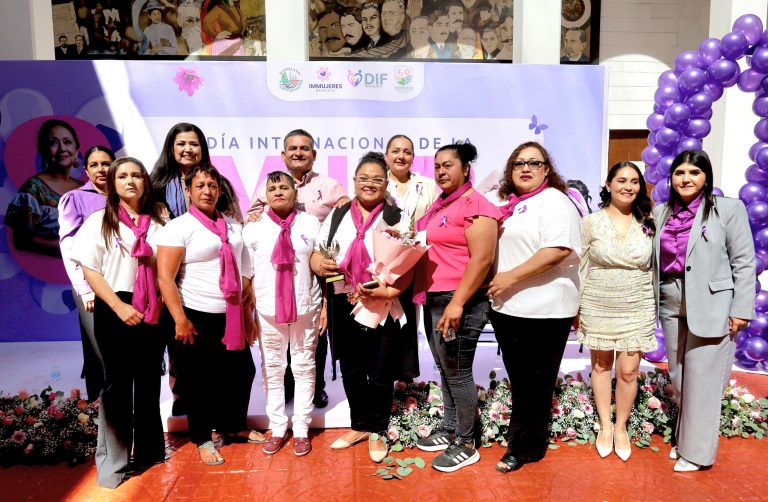 Reconoce Navolato a mujeres por su labor