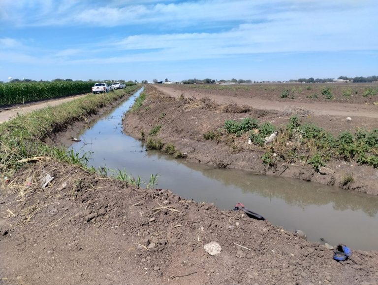 Lo hallan muerto en canal de Costa Rica