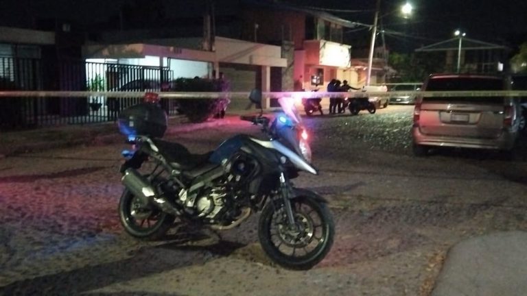Lo asesinan en la sala de su casa en Las Quintas