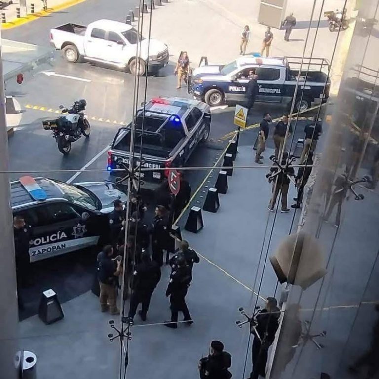 Matan a 2 en plaza Andares de Zapopan